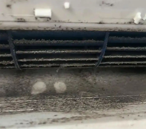 谢家集空调吹的风有股烧焦味是怎么回事